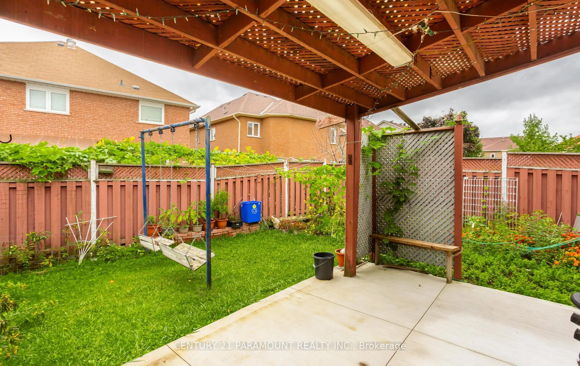 Photo 40 of 106 Wildberry Crescent, Brampton, Sandringham-Wellington — HOMEH