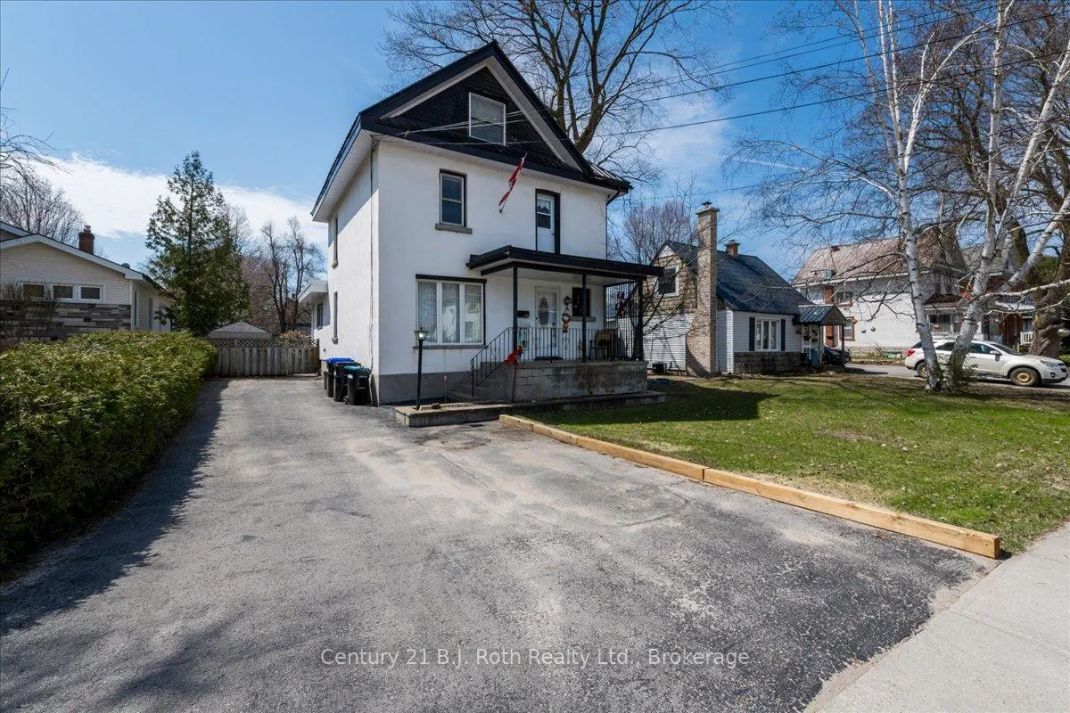 Photo 2 of 476 Russell Street, Midland — HOMEH