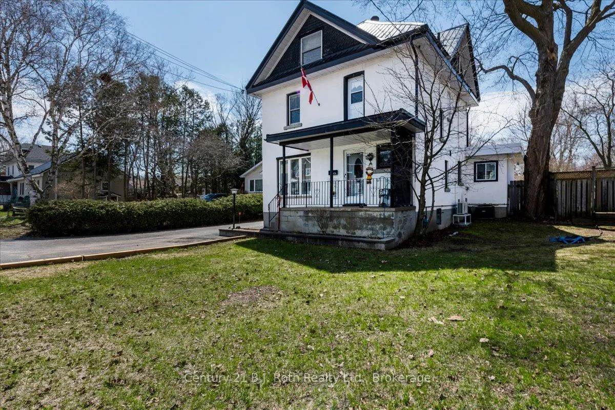 Photo 3 of 476 Russell Street, Midland — HOMEH
