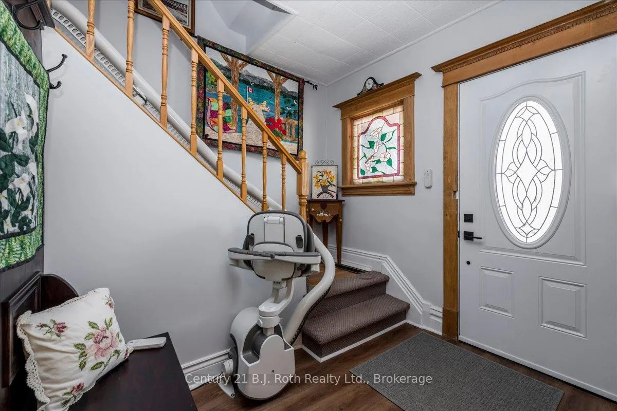Photo 4 of 476 Russell Street, Midland — HOMEH