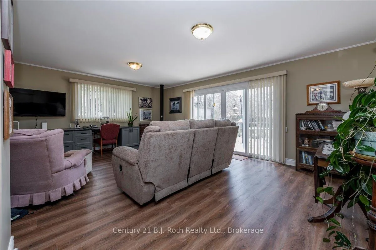 Photo 10 of 476 Russell Street, Midland — HOMEH