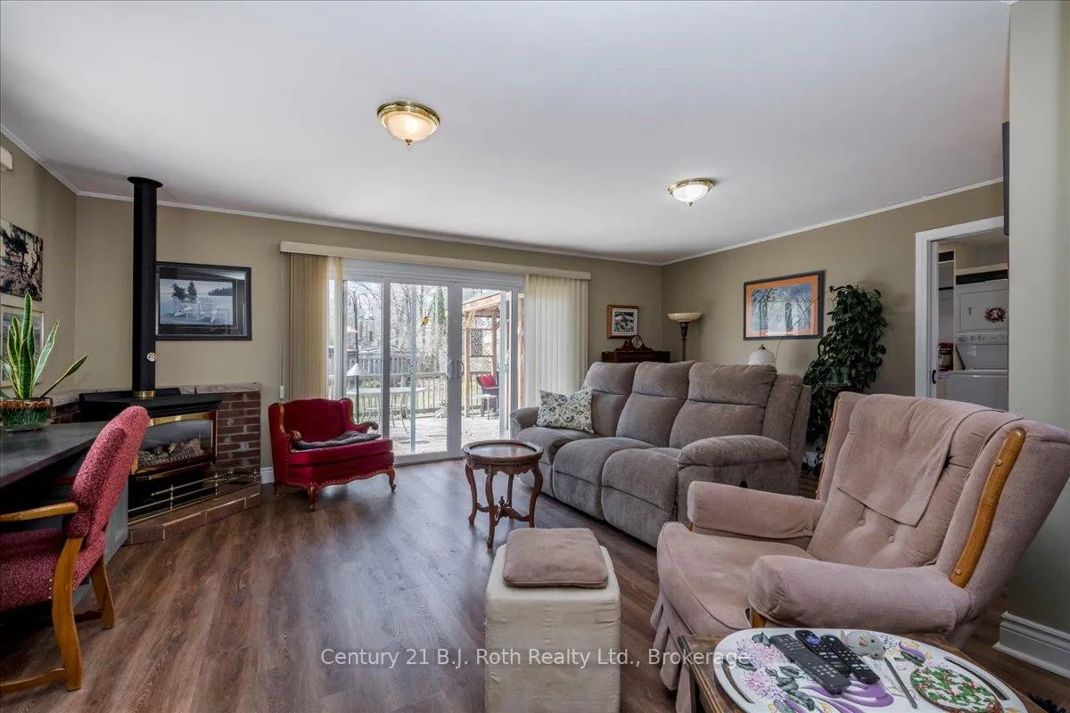 Photo 12 of 476 Russell Street, Midland — HOMEH