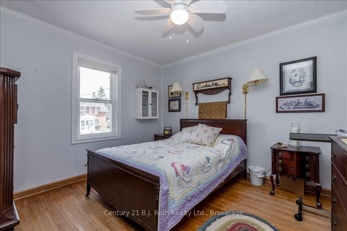 Photo 18 of 476 Russell Street, Midland — HOMEH