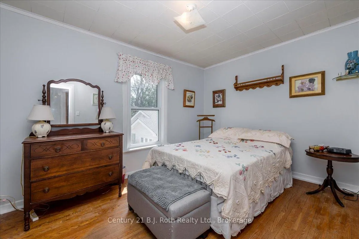 Photo 19 of 476 Russell Street, Midland — HOMEH