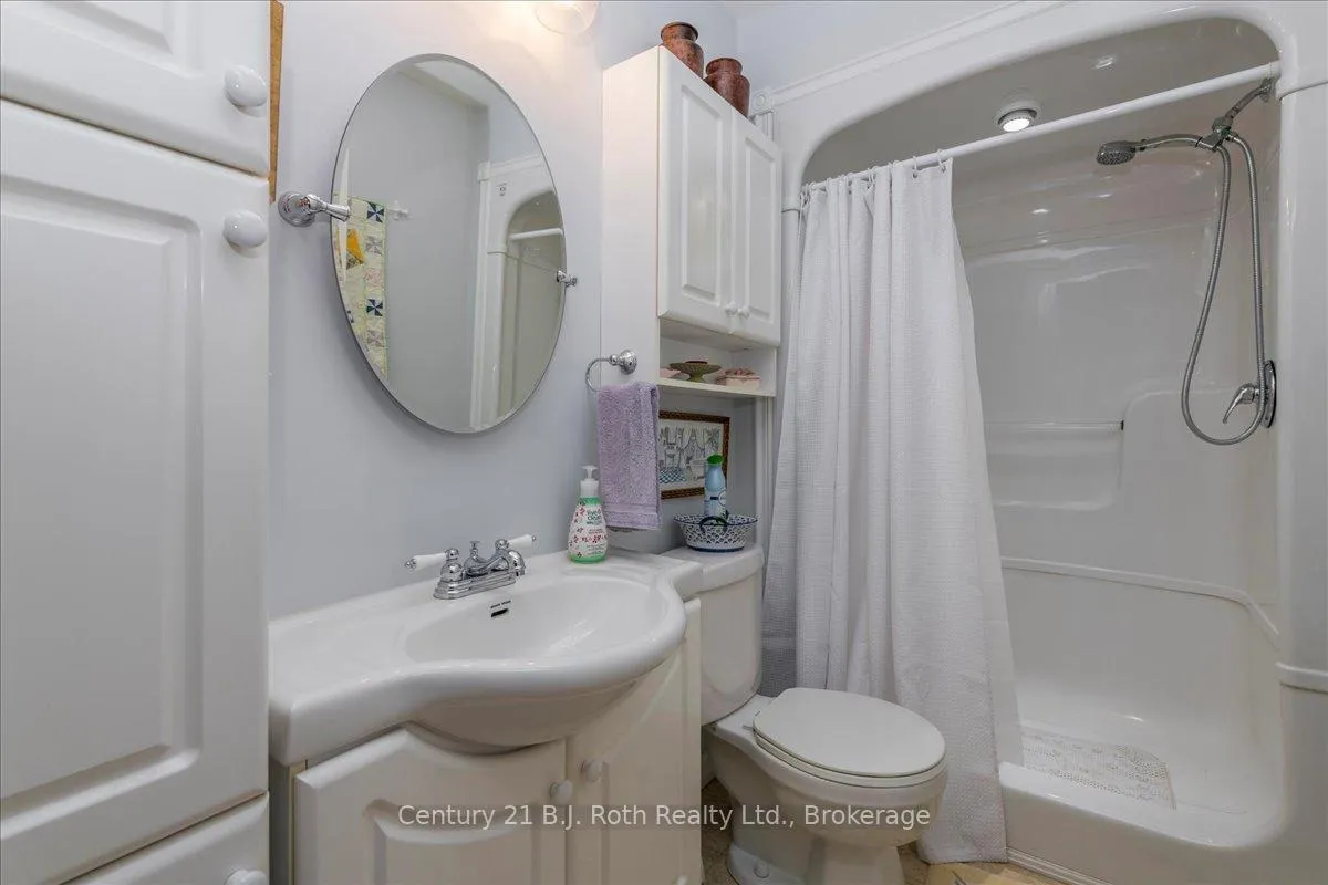 Photo 20 of 476 Russell Street, Midland — HOMEH