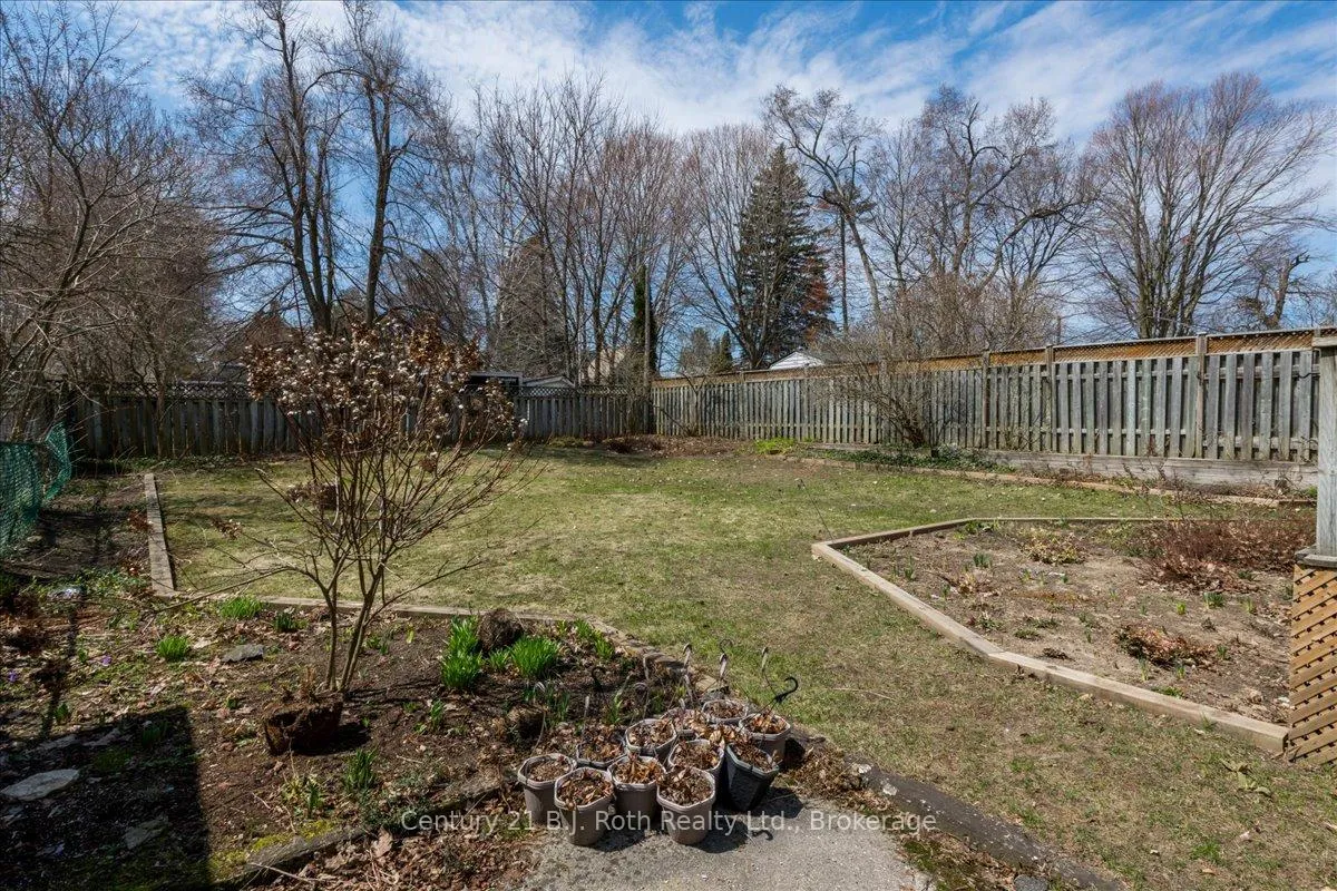 Photo 27 of 476 Russell Street, Midland — HOMEH