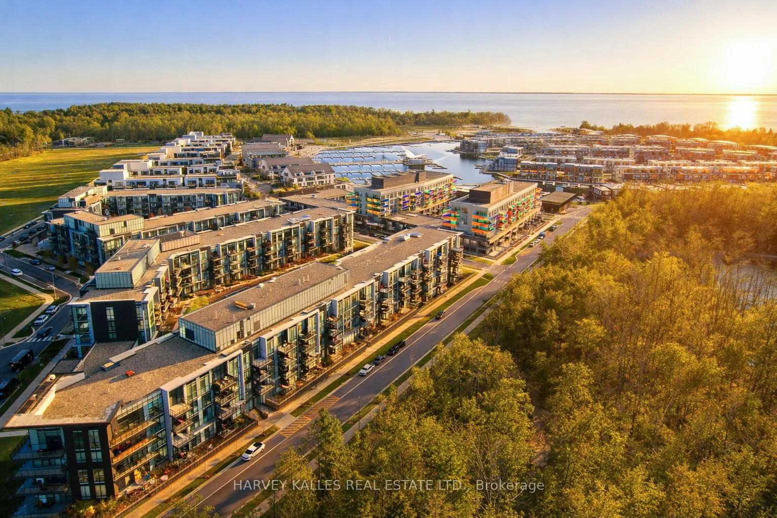 Photo 3 of Unit 243, 333 Sunseeker Avenue, Innisfil, Rural Innisfil — HOMEH