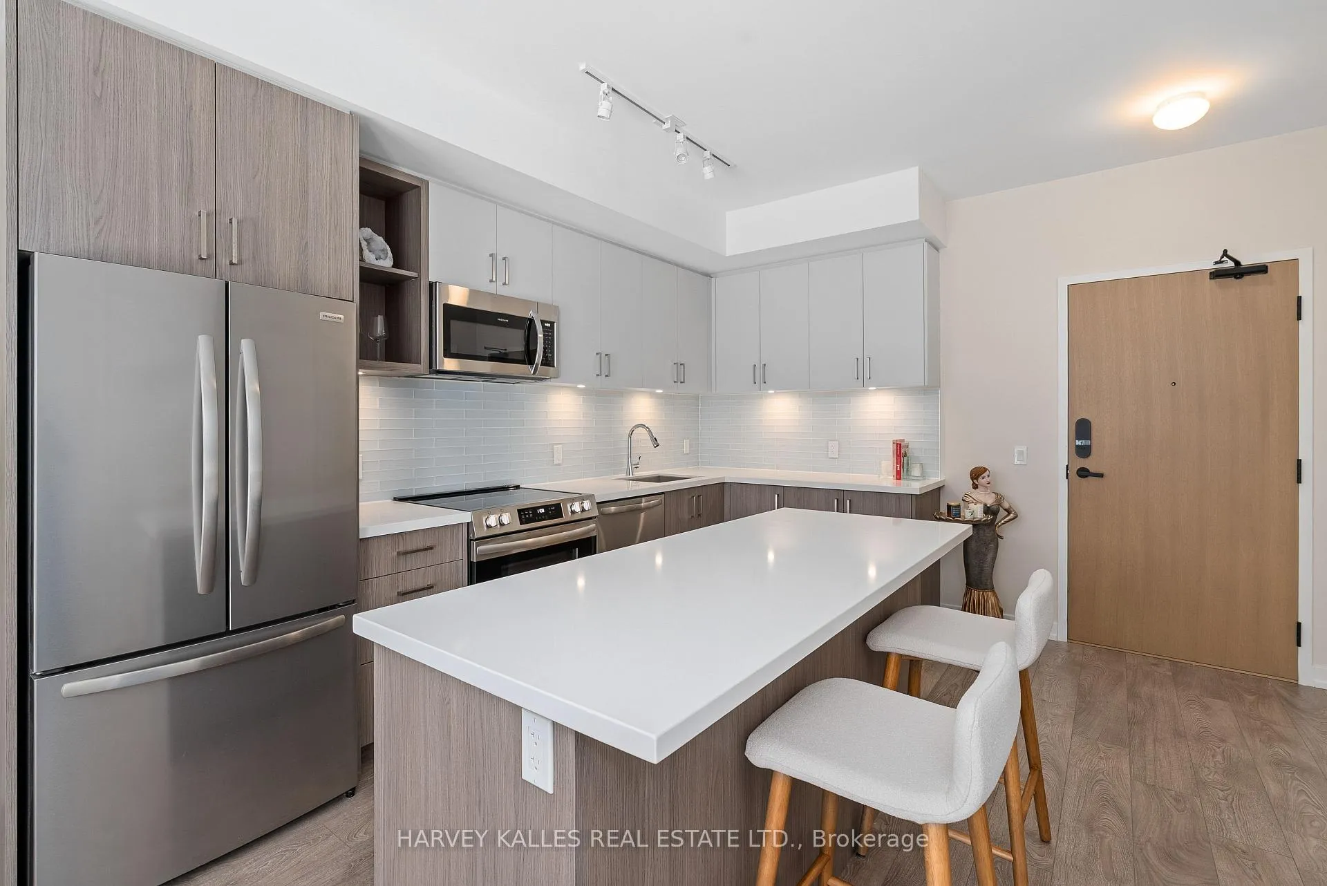 Photo 17 of Unit 243, 333 Sunseeker Avenue, Innisfil, Rural Innisfil — HOMEH