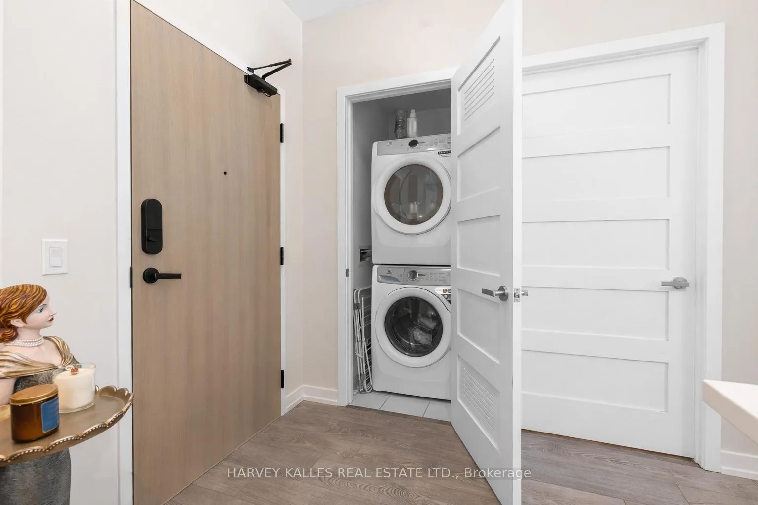 Photo 21 of Unit 243, 333 Sunseeker Avenue, Innisfil, Rural Innisfil — HOMEH