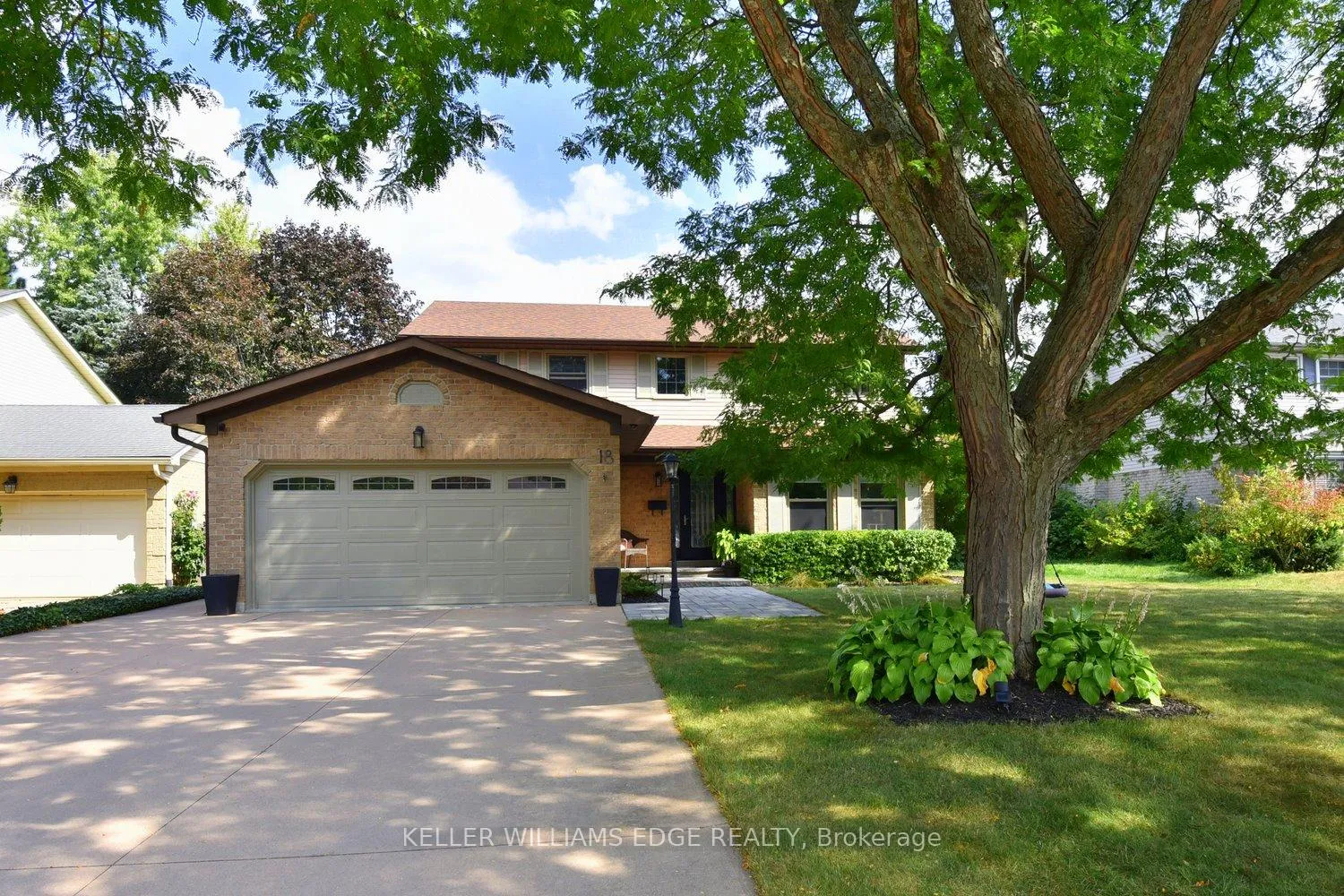 Photo 1 of 18 Charterhouse Crescent, Hamilton, Ancaster — HOMEH