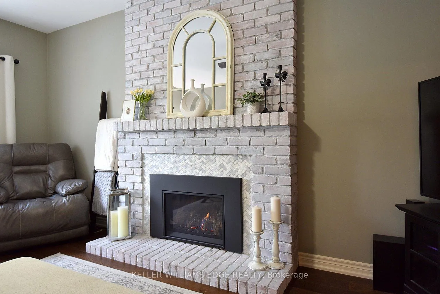 Photo 8 of 18 Charterhouse Crescent, Hamilton, Ancaster — HOMEH