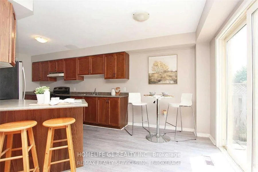 Photo 2 of 1822 Dalhousie Crescent, Oshawa, Samac — HOMEH