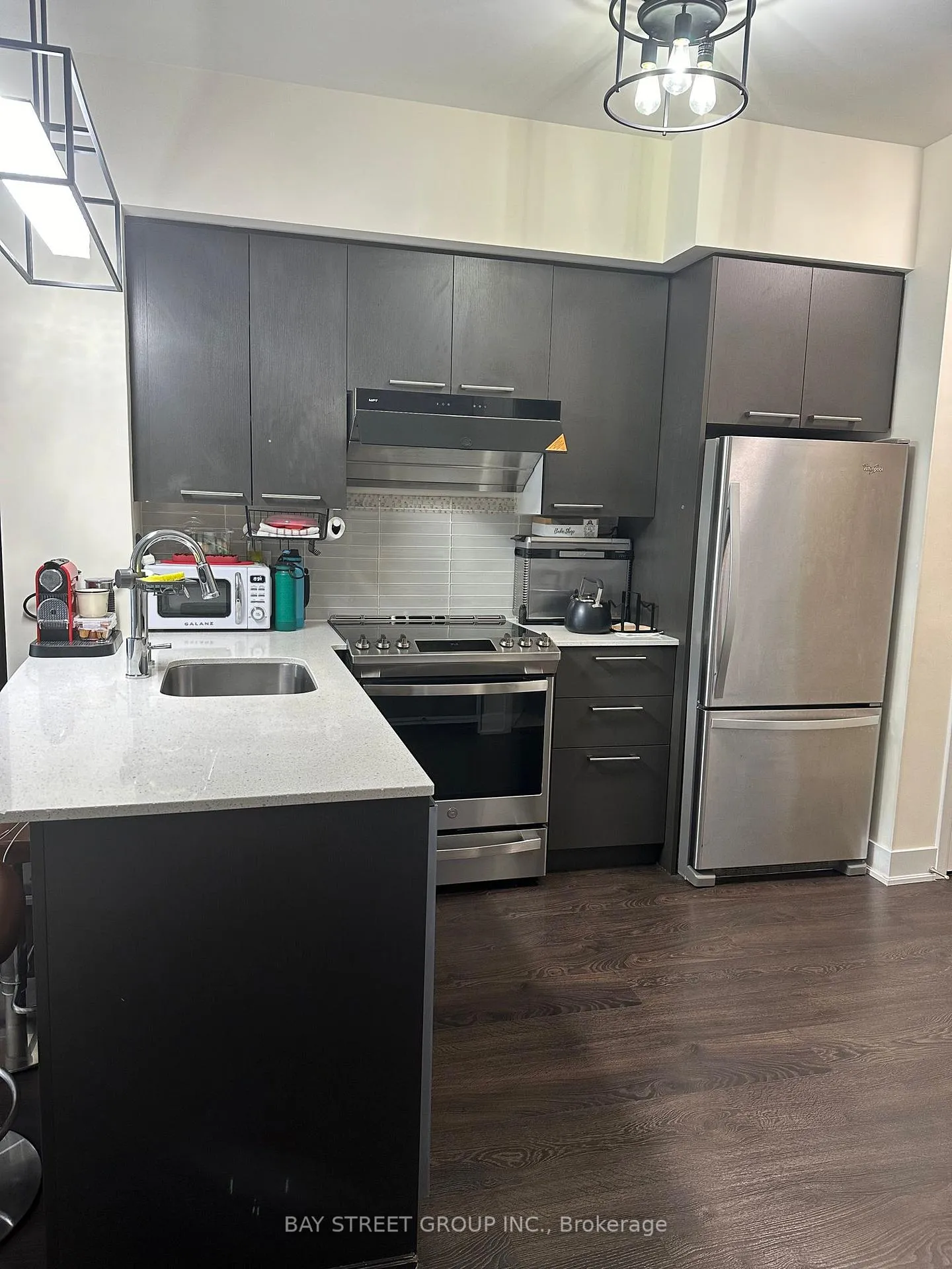 Photo 2 of Unit 417, 30 Roehampton Avenue, Toronto, Mount Pleasant West — HOMEH