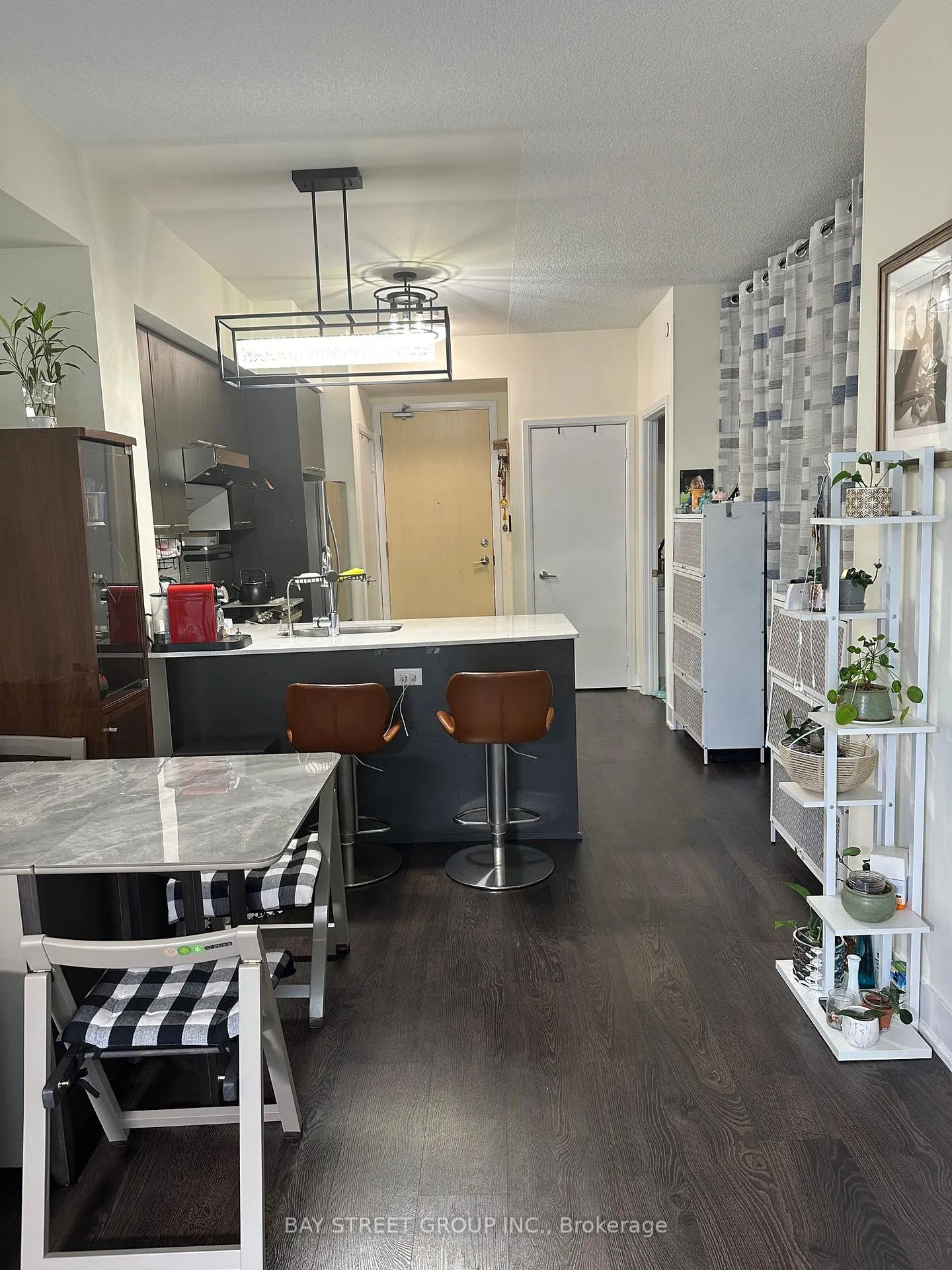 Photo 3 of Unit 417, 30 Roehampton Avenue, Toronto, Mount Pleasant West — HOMEH