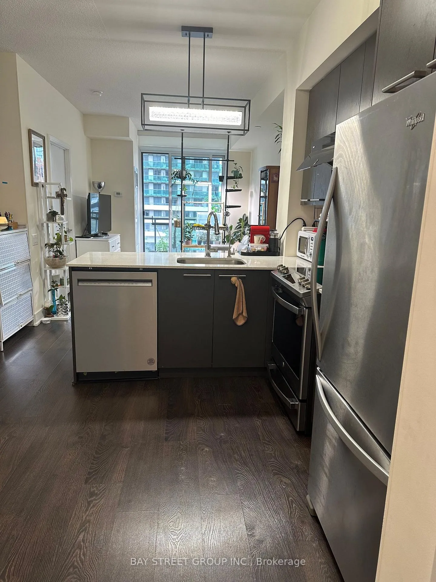 Photo 5 of Unit 417, 30 Roehampton Avenue, Toronto, Mount Pleasant West — HOMEH
