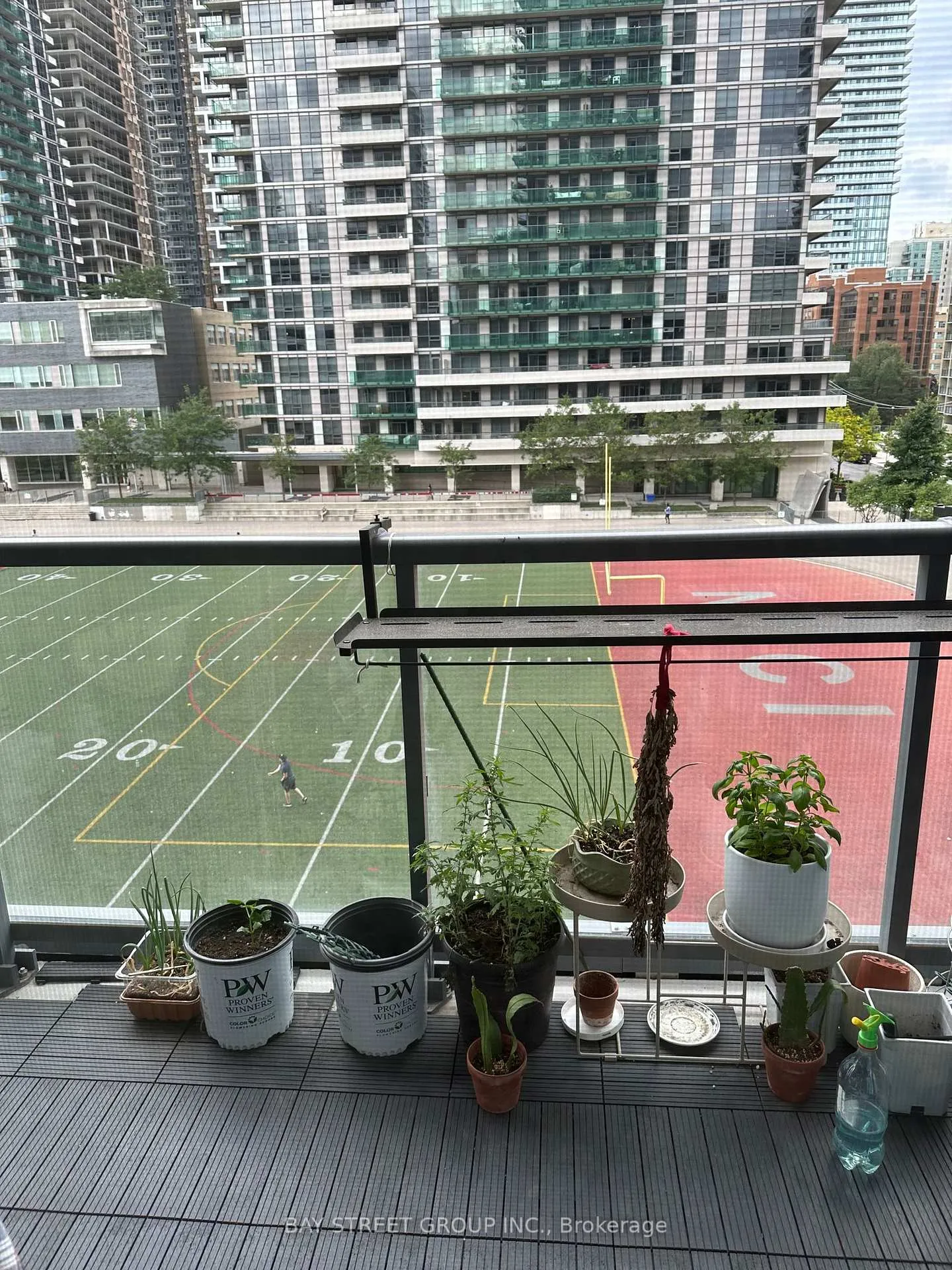 Photo 8 of Unit 417, 30 Roehampton Avenue, Toronto, Mount Pleasant West — HOMEH