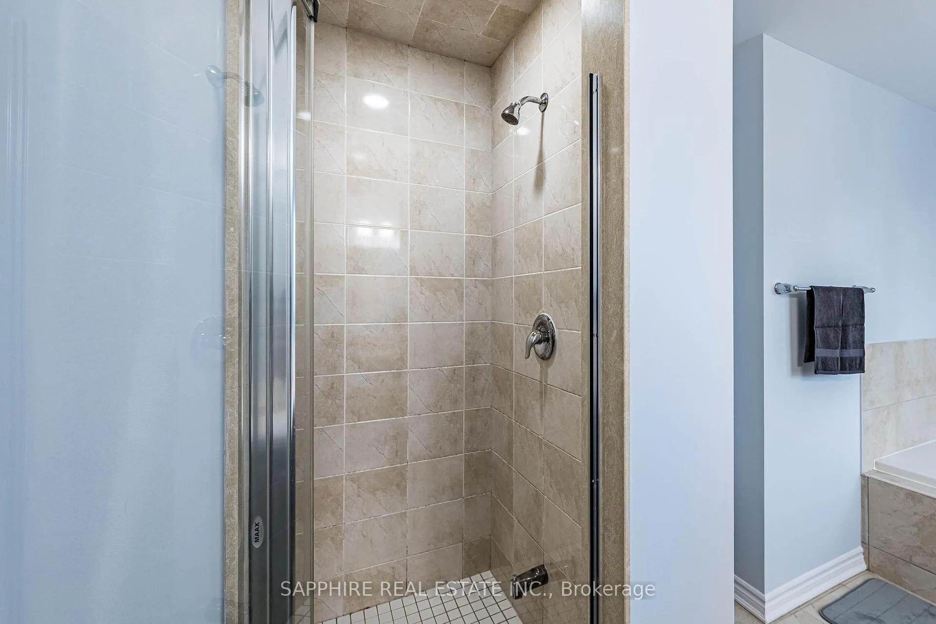 Photo 23 of 325 Trudeau Drive E, Milton, Clarke — HOMEH