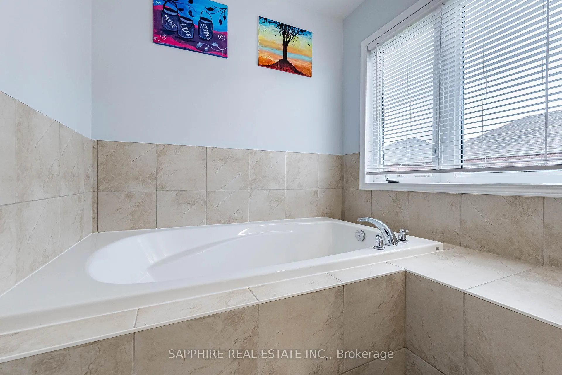 Photo 24 of 325 Trudeau Drive E, Milton, Clarke — HOMEH