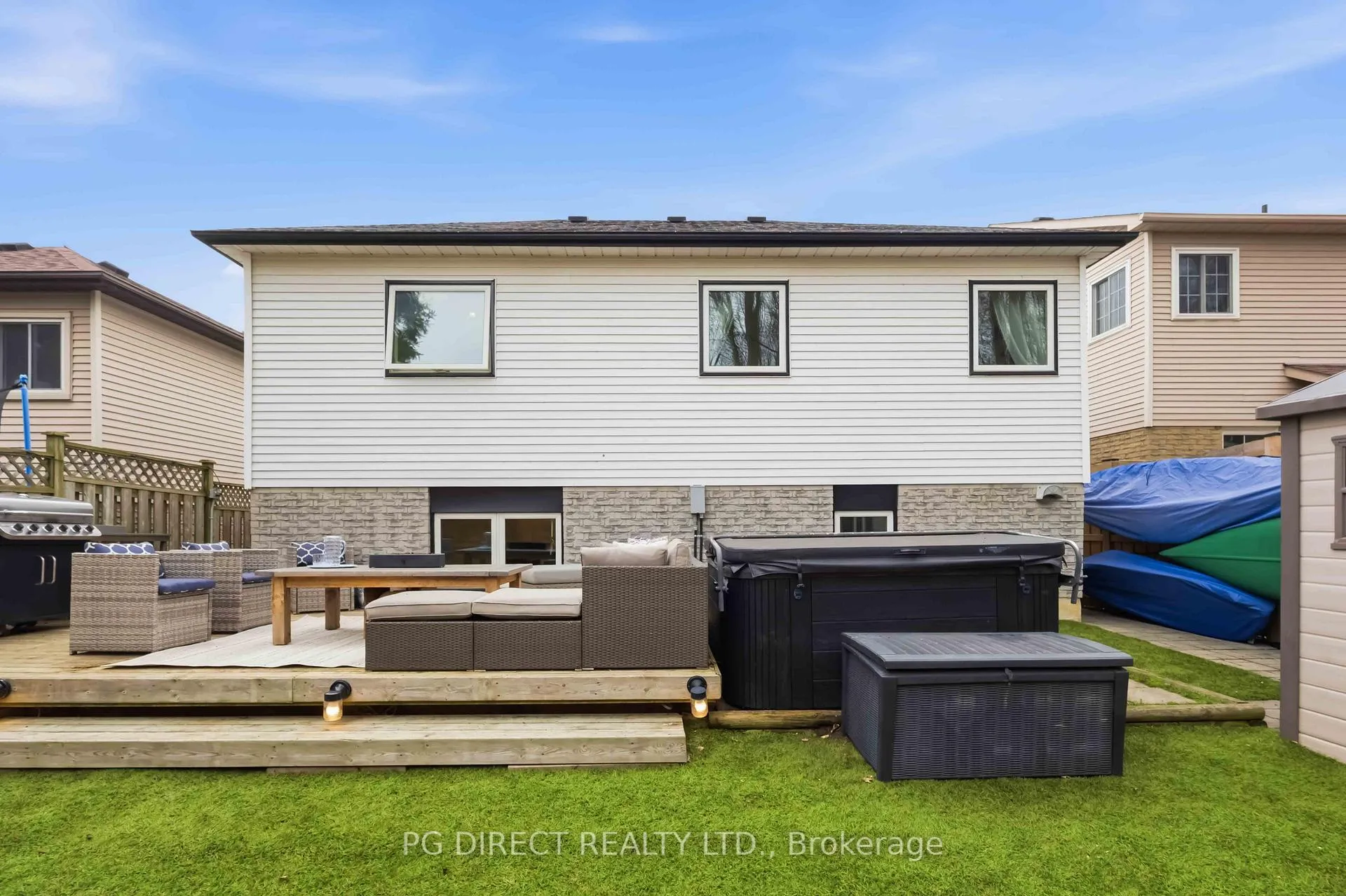 Photo 2 of 120 Sandringham Drive, Clarington, Courtice — HOMEH