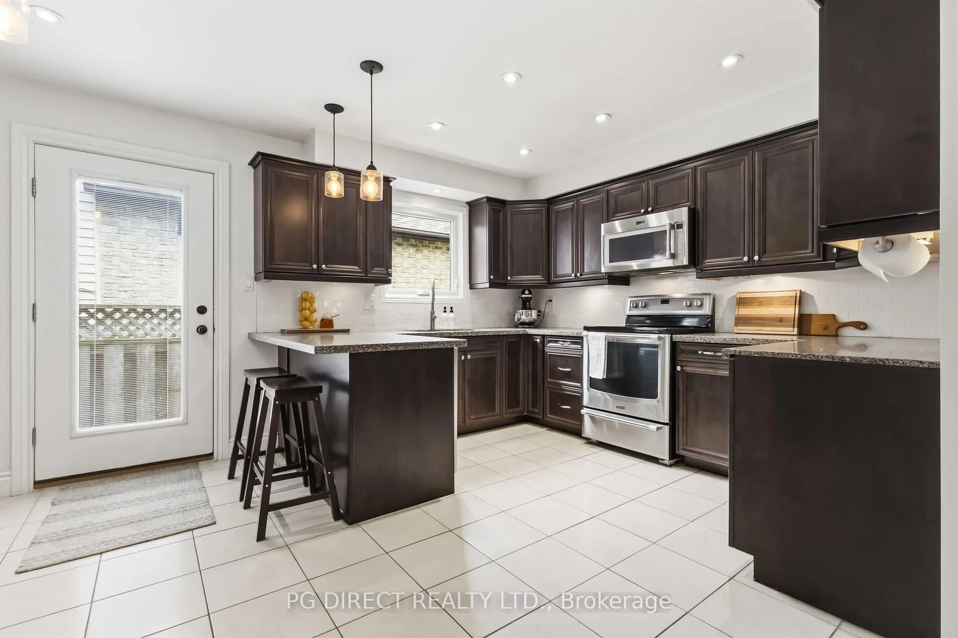 Photo 9 of 120 Sandringham Drive, Clarington, Courtice — HOMEH