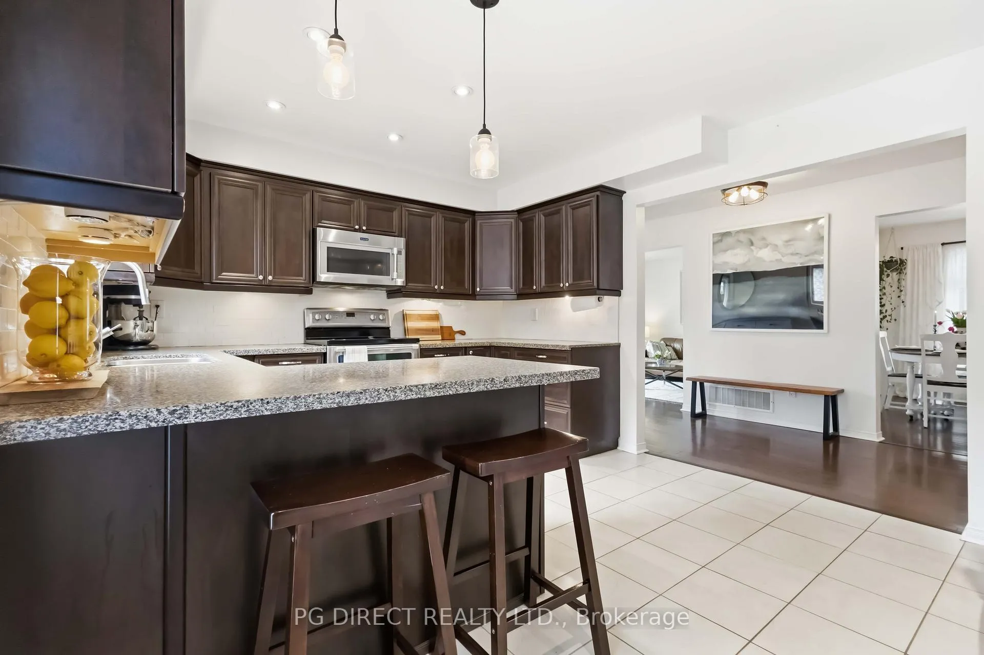 Photo 11 of 120 Sandringham Drive, Clarington, Courtice — HOMEH