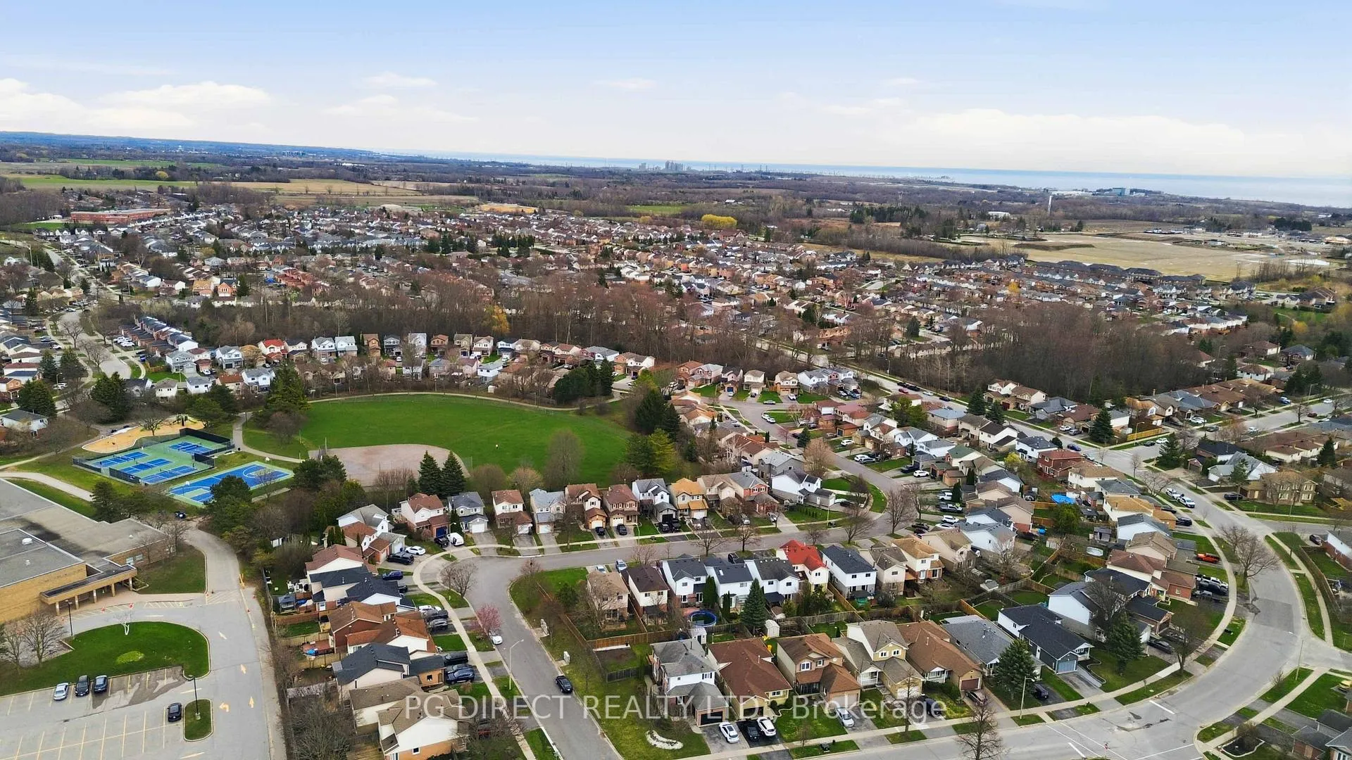 Photo 20 of 120 Sandringham Drive, Clarington, Courtice — HOMEH