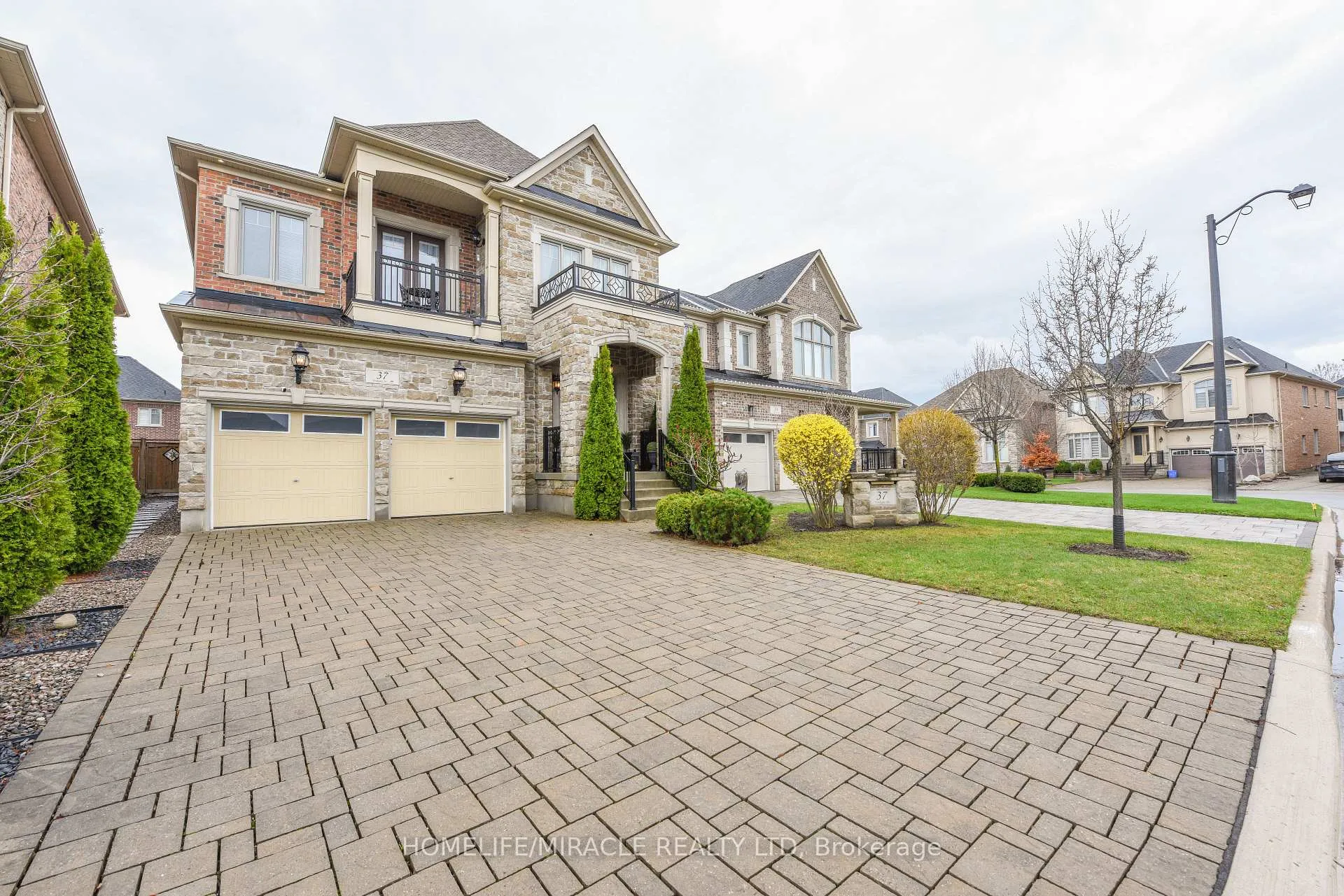 Front of 37 Venkata Drive