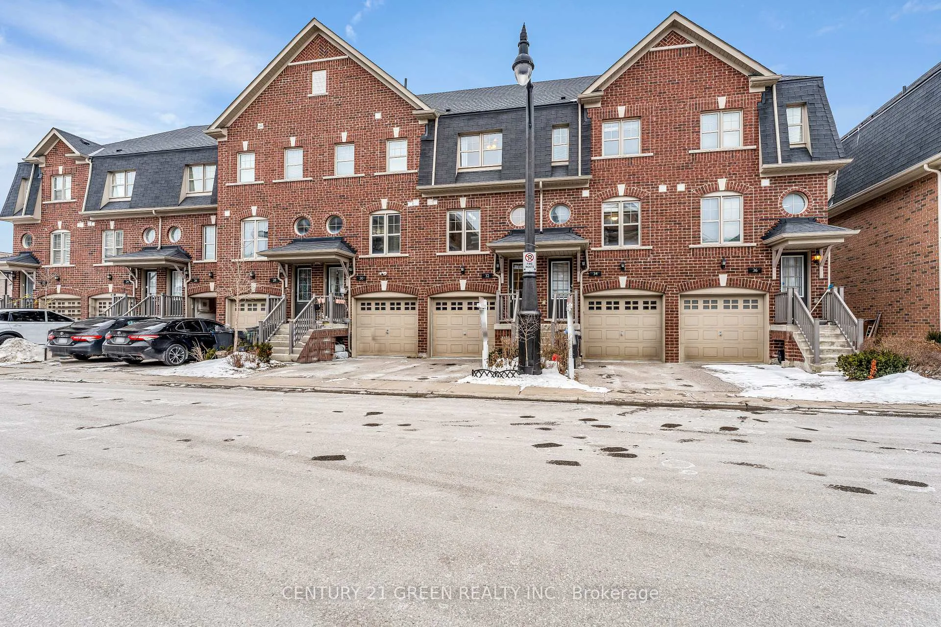 Photo 3 of 32 Battalion Road, Brampton, Northwest Brampton — HOMEH