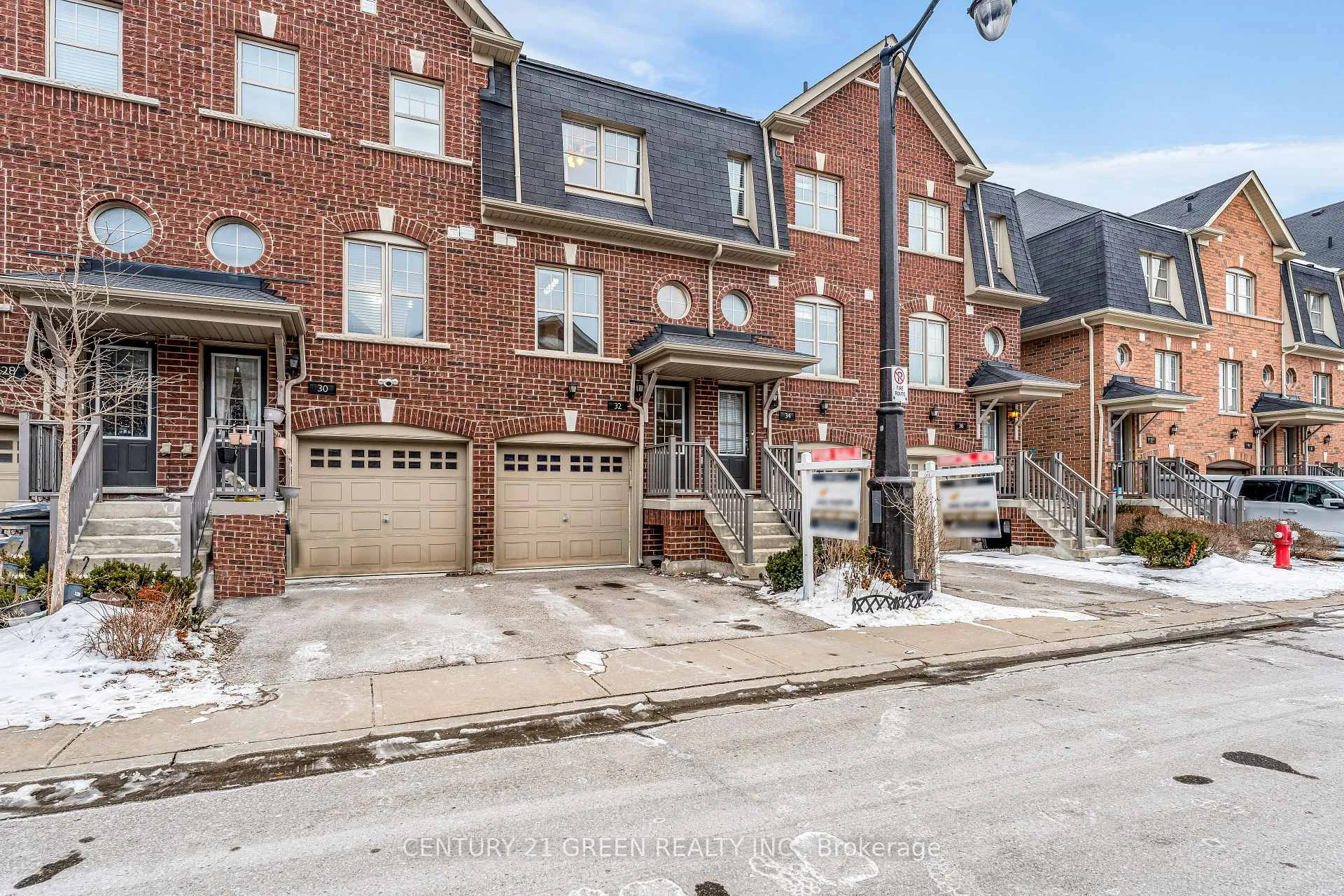 Photo 5 of 32 Battalion Road, Brampton, Northwest Brampton — HOMEH