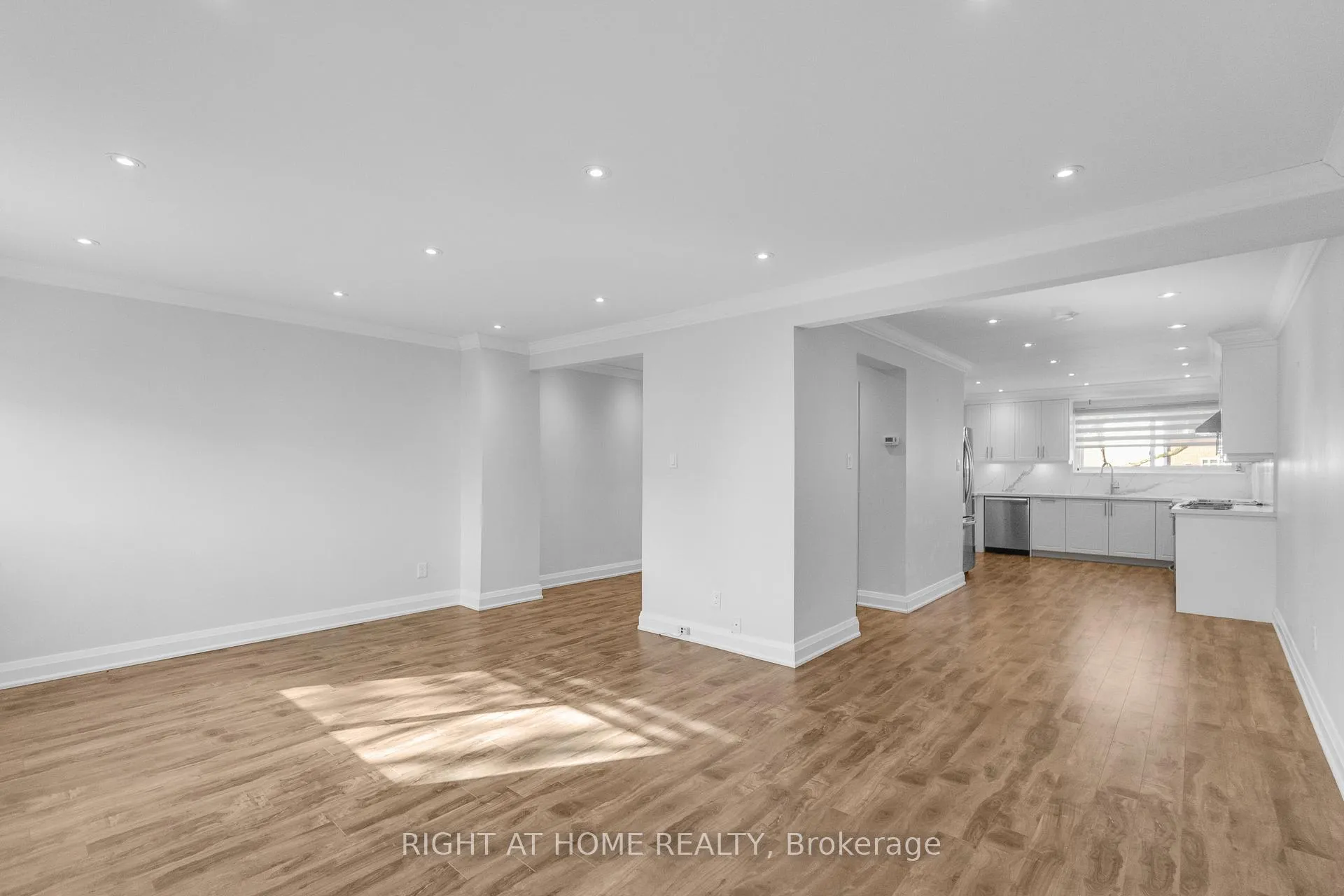 Photo 6 of 5473 Schueller Crescent, Burlington, Appleby — HOMEH