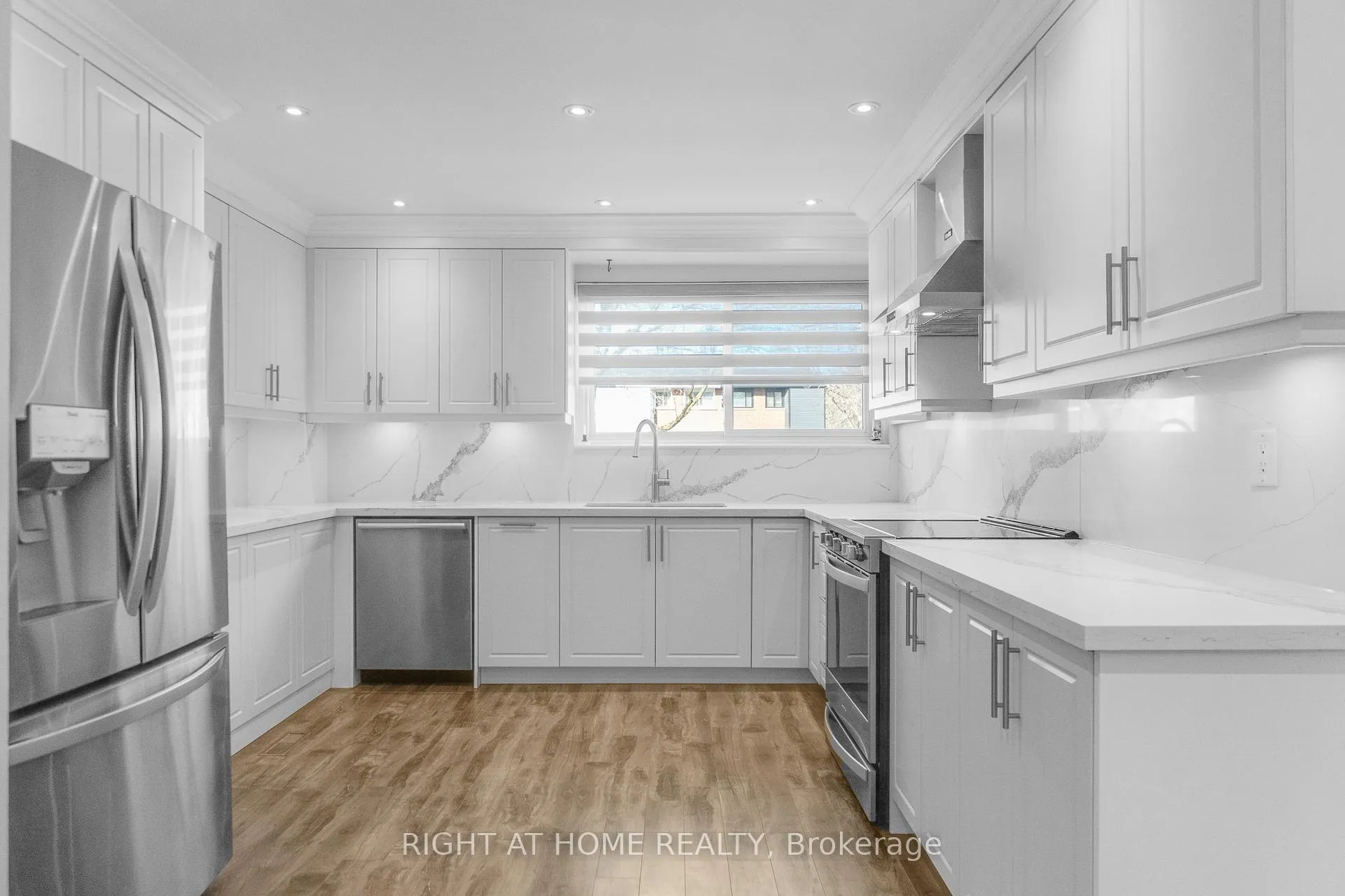 Photo 10 of 5473 Schueller Crescent, Burlington, Appleby — HOMEH