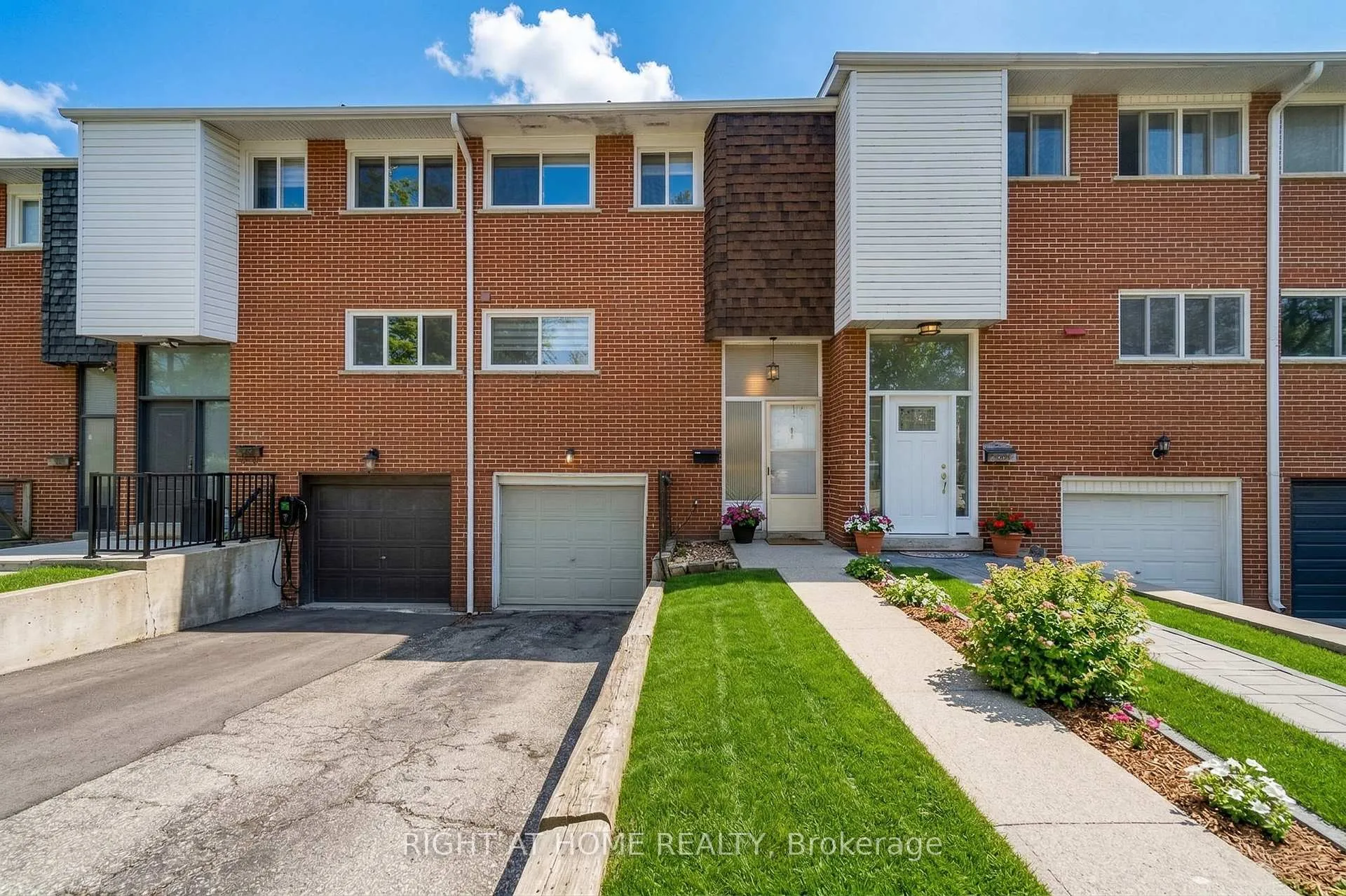 Photo 1 of 5473 Schueller Crescent, Burlington, Appleby — HOMEH