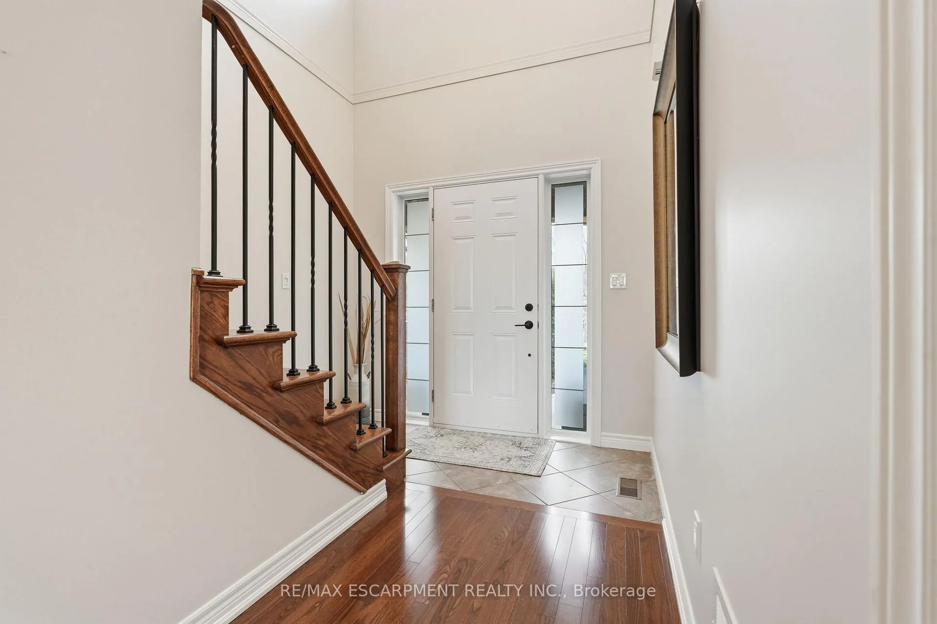 Photo 3 of 253 Millview Court, Guelph, Willow West/Sugarbush/West Acres — HOMEH