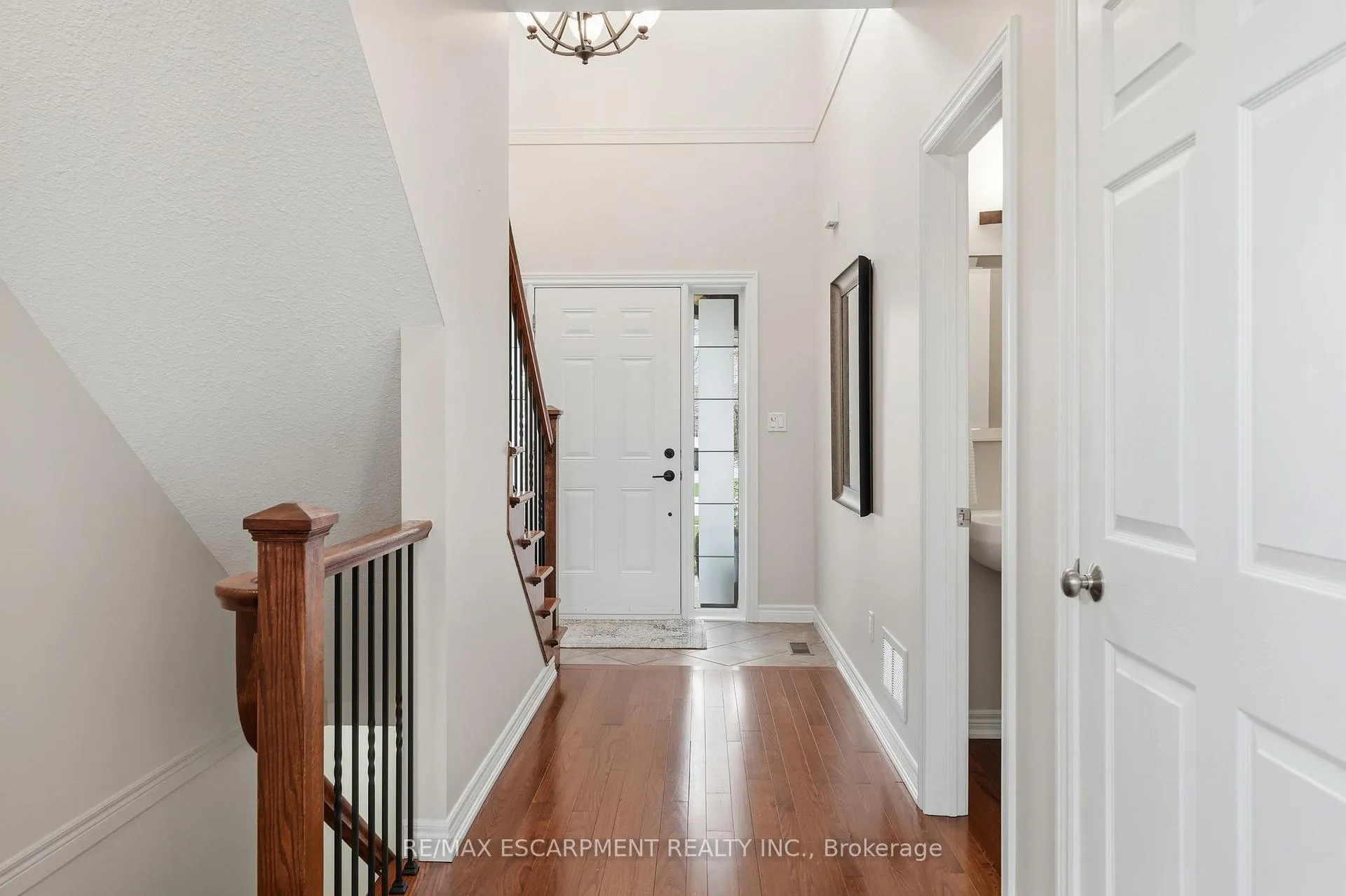 Photo 4 of 253 Millview Court, Guelph, Willow West/Sugarbush/West Acres — HOMEH
