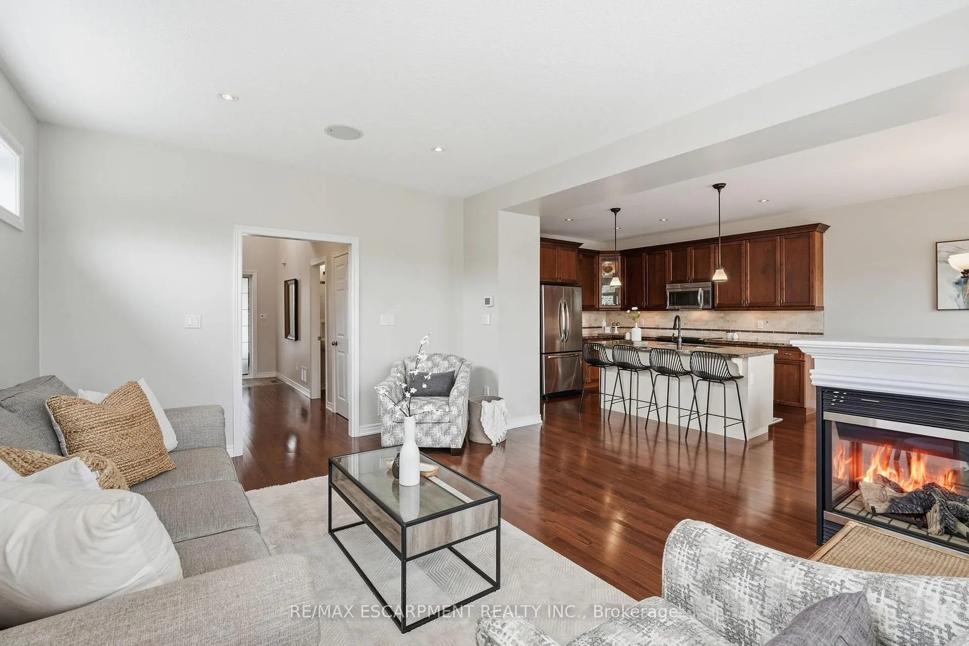 Photo 9 of 253 Millview Court, Guelph, Willow West/Sugarbush/West Acres — HOMEH