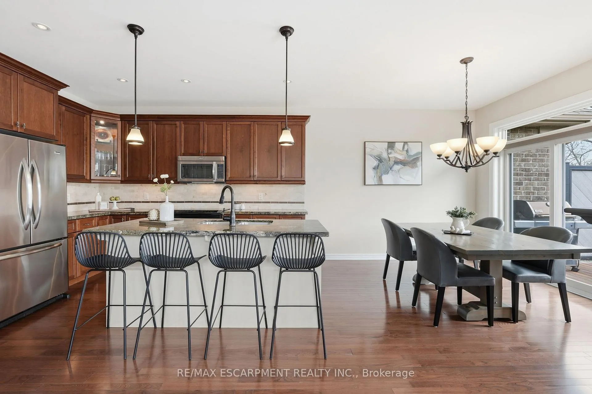 Photo 10 of 253 Millview Court, Guelph, Willow West/Sugarbush/West Acres — HOMEH