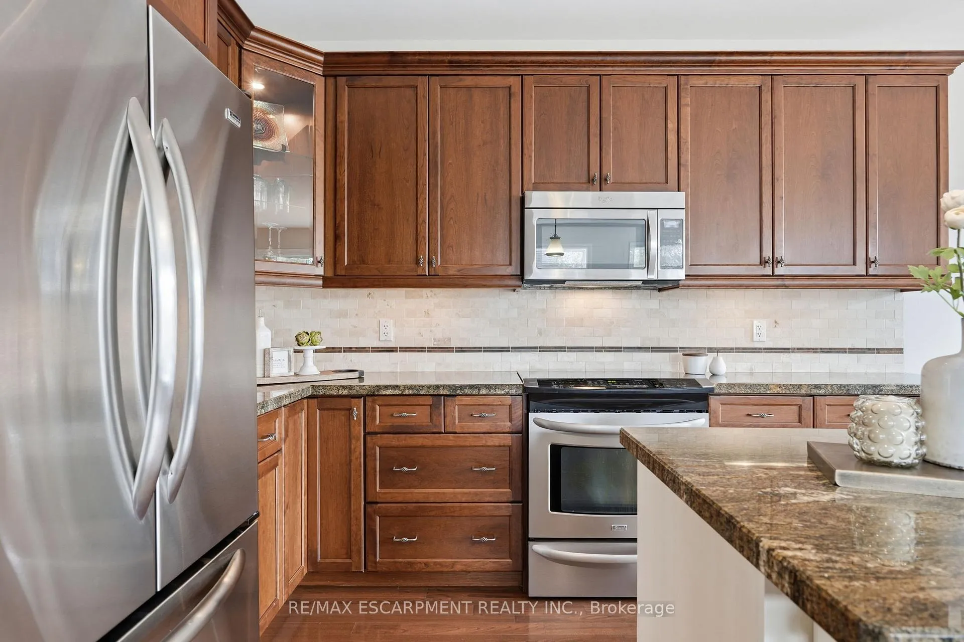 Photo 12 of 253 Millview Court, Guelph, Willow West/Sugarbush/West Acres — HOMEH