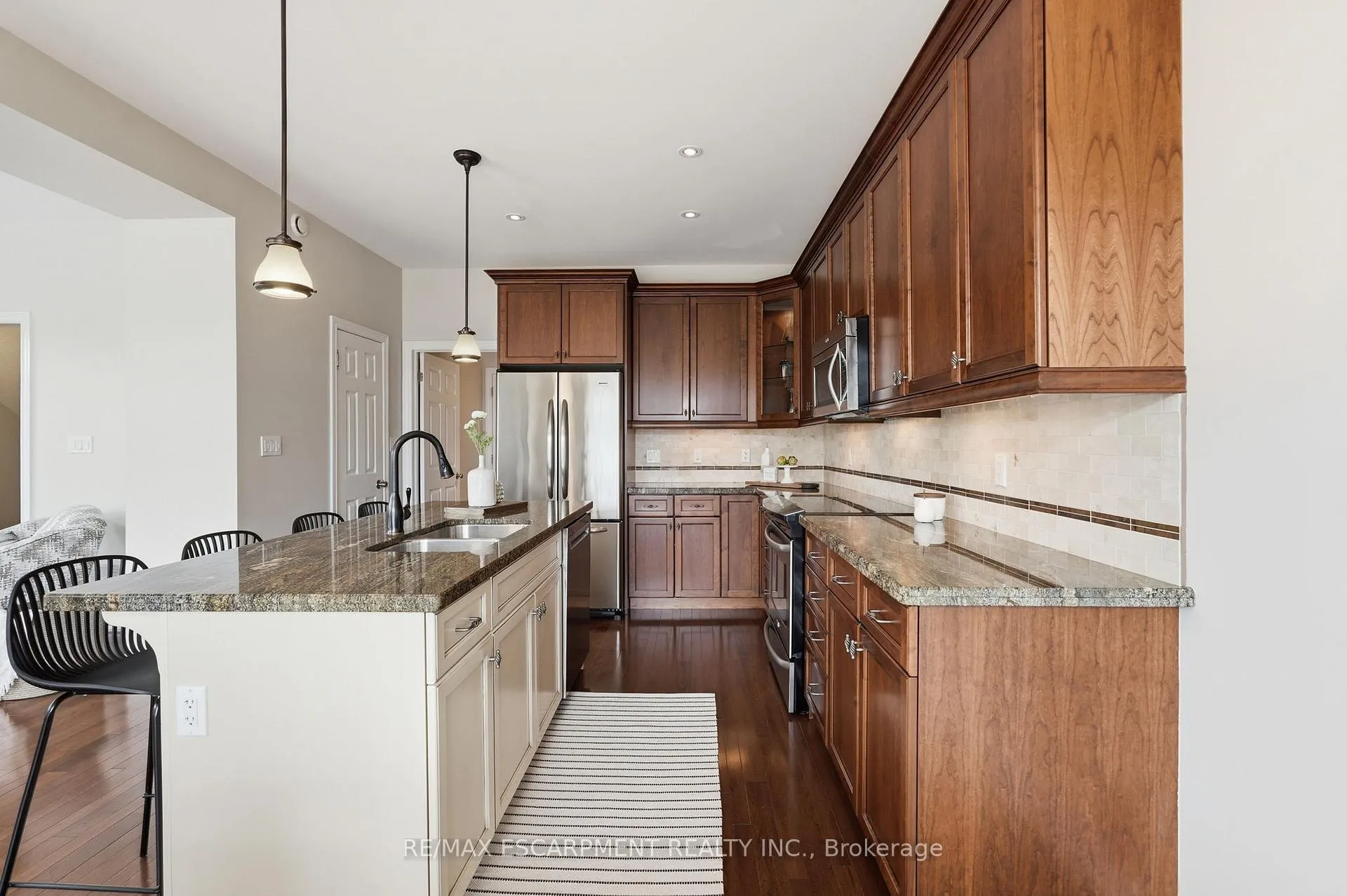 Photo 19 of 253 Millview Court, Guelph, Willow West/Sugarbush/West Acres — HOMEH