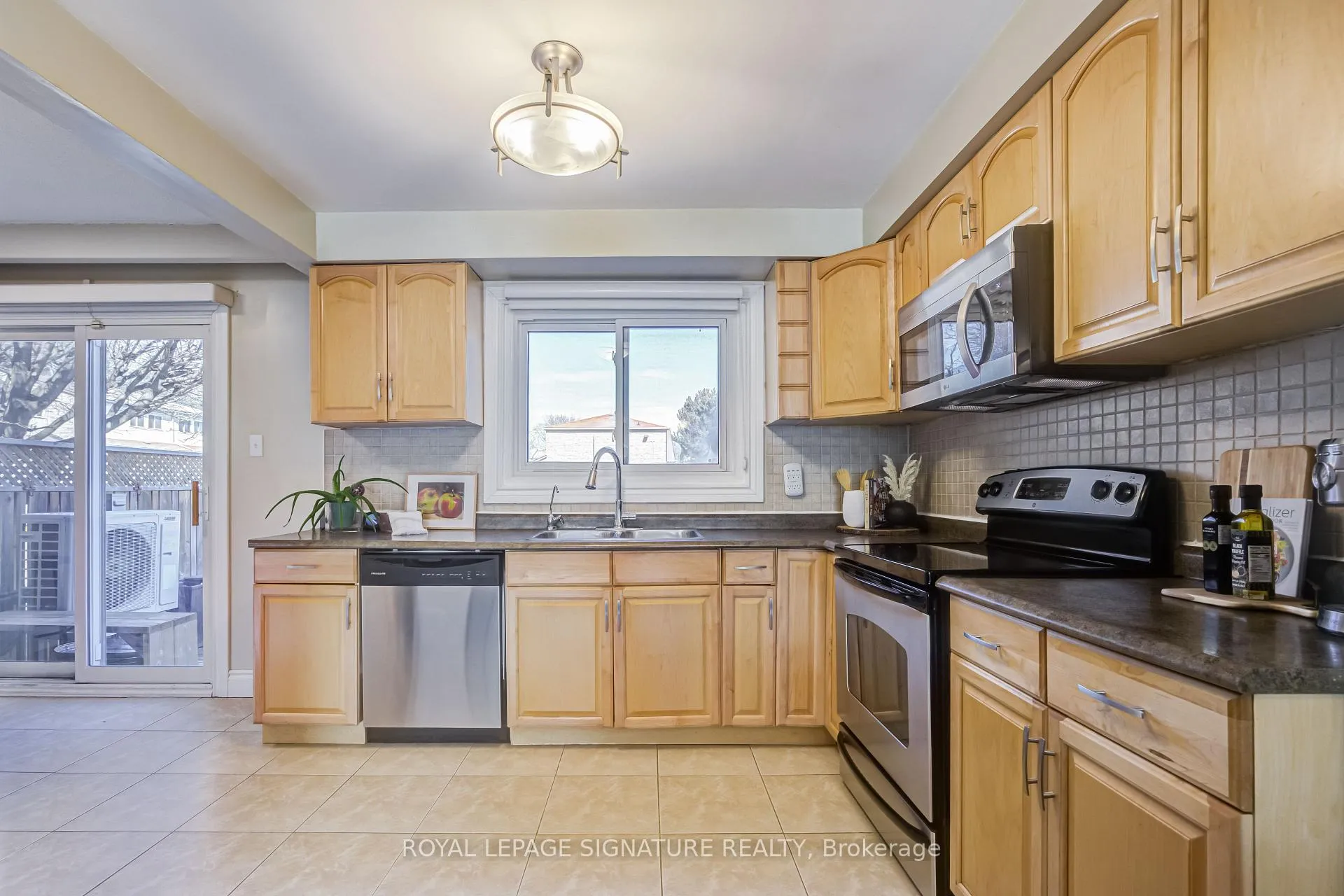 Photo 13 of 36 Randall Drive, Ajax, Central West — HOMEH