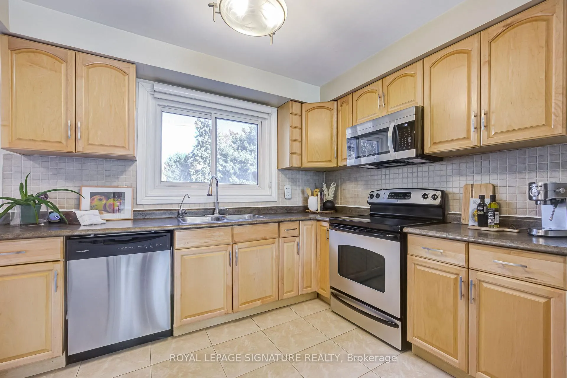 Photo 14 of 36 Randall Drive, Ajax, Central West — HOMEH