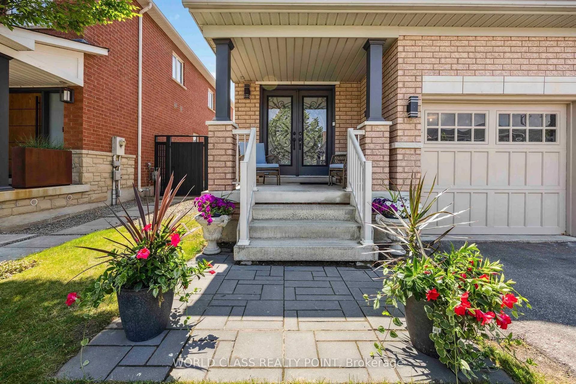 Photo 3 of 131 Lormel Gate, Vaughan, Vellore Village — HOMEH