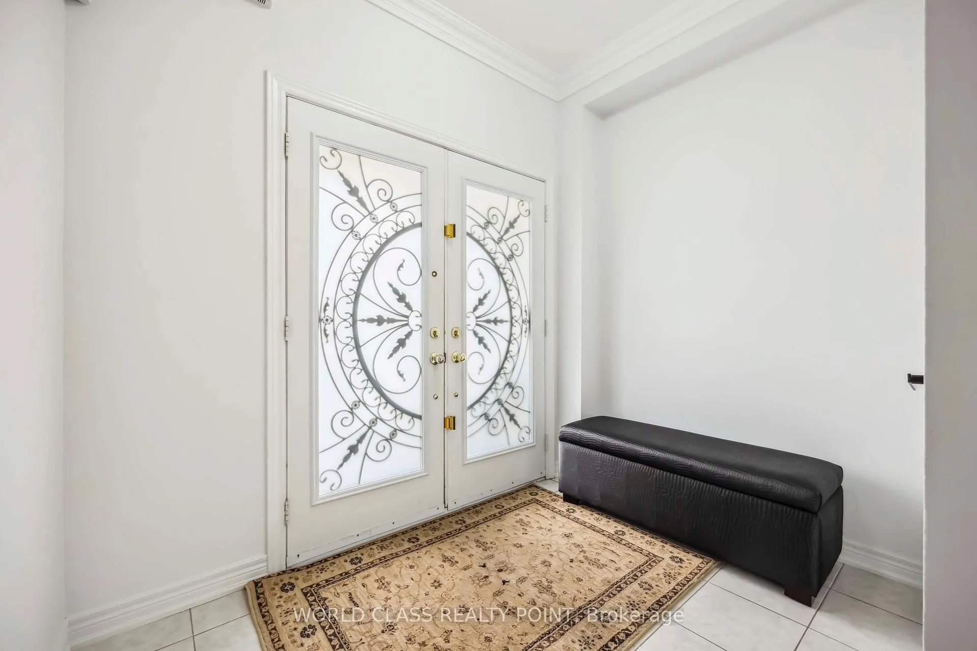 Photo 4 of 131 Lormel Gate, Vaughan, Vellore Village — HOMEH