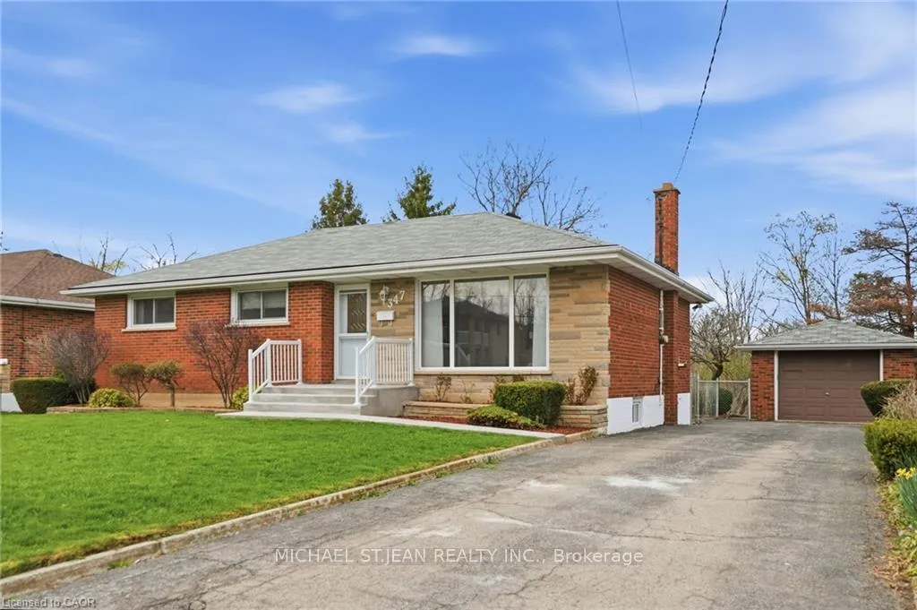 Photo 3 of 347 Hixon Road, Hamilton, Red Hill — HOMEH