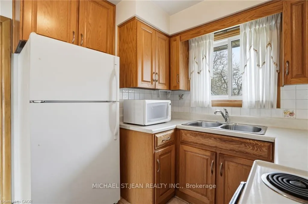 Photo 11 of 347 Hixon Road, Hamilton, Red Hill — HOMEH
