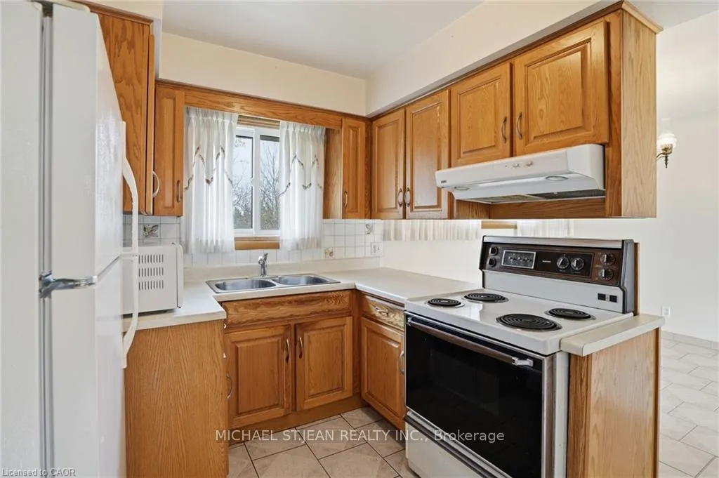 Photo 12 of 347 Hixon Road, Hamilton, Red Hill — HOMEH