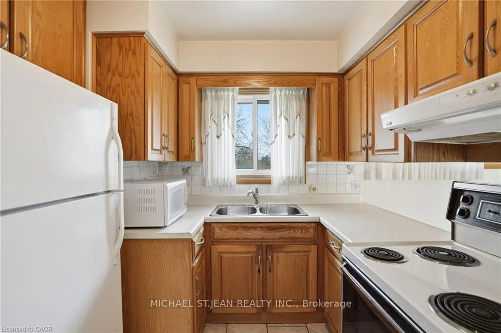 Photo 13 of 347 Hixon Road, Hamilton, Red Hill — HOMEH