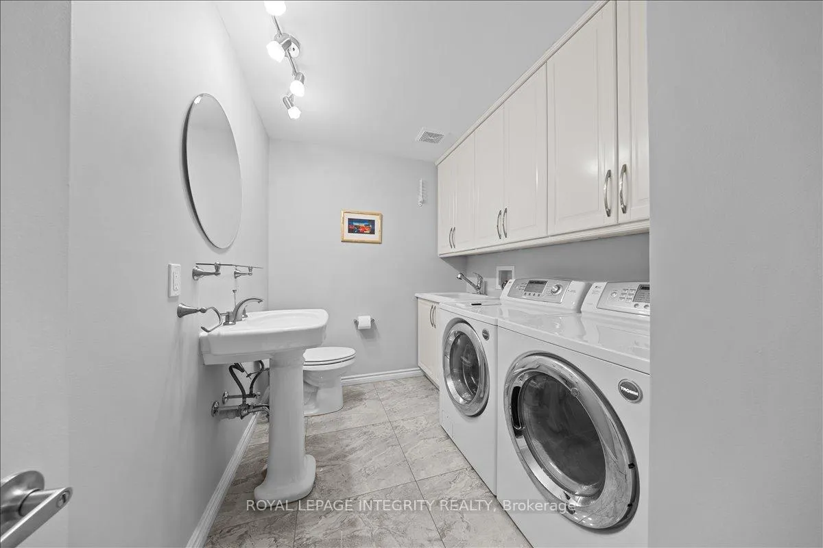 Photo 4 of 2147 Fillmore Crescent, Ottawa, Beacon Hill North — HOMEH