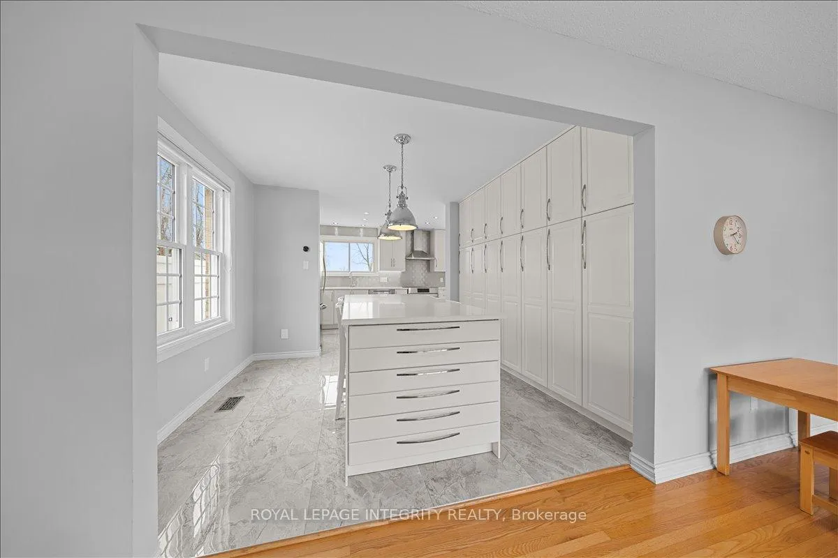 Photo 9 of 2147 Fillmore Crescent, Ottawa, Beacon Hill North — HOMEH