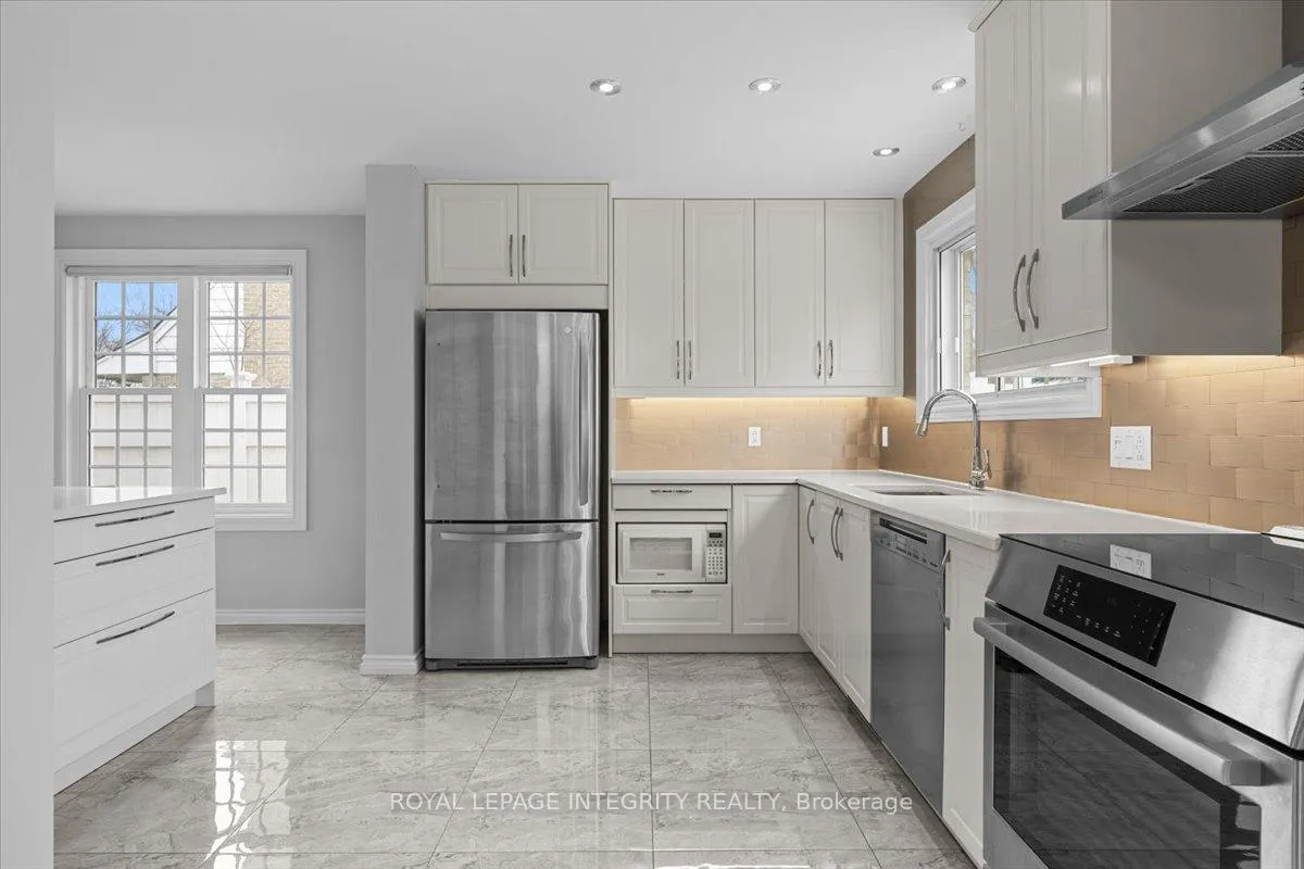 Photo 11 of 2147 Fillmore Crescent, Ottawa, Beacon Hill North — HOMEH