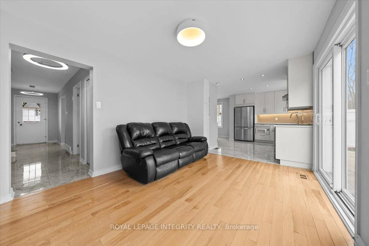 Photo 16 of 2147 Fillmore Crescent, Ottawa, Beacon Hill North — HOMEH